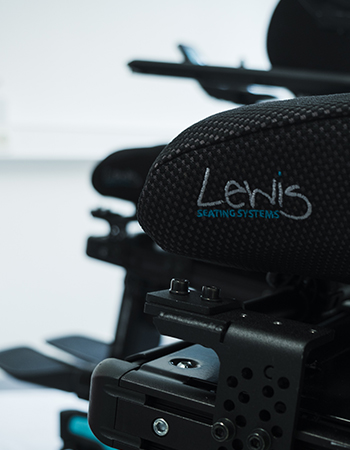 Lewis Seating Systems wil de levenskwaliteit van eindgebruikers verhogen door ze pijnvrij te laten zitten.